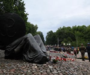 Uroczystość pod pomnikiem Polegli Niepokonani (1.08.2025)