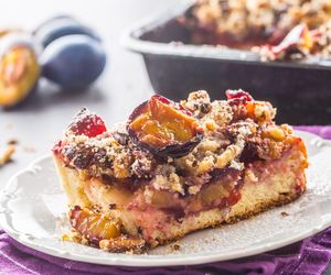 Ciasto ze śliwkami bez miksera. Zrobisz je w 15 minut