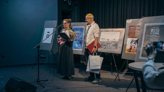 Decyzją Kapituły Nagrodę Główną w Konkursie zdobyła Dorota Filipiak za książkę „Bug z Tobą. Historie o życiu i śmierci na wsi nadbużańskiego Podlasia”