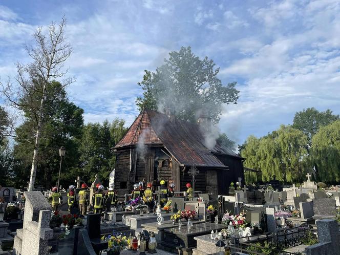 Pożar zabytkowego kościoła w Nowym Sączu