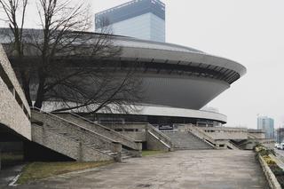 Kosmiczną konstrukcję testowało 4 tysiące skaczących żołnierzy. Kultowy Spodek w Katowicach to dziś ikona architektury PRL i wizytówka miasta