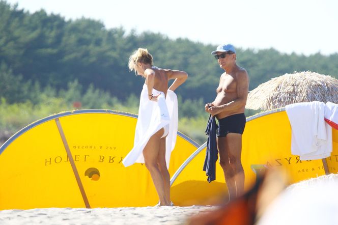 Jan Englert z żoną i ćorką w Juracie