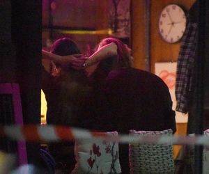 Monika Brodka winko papierosek i taksówka