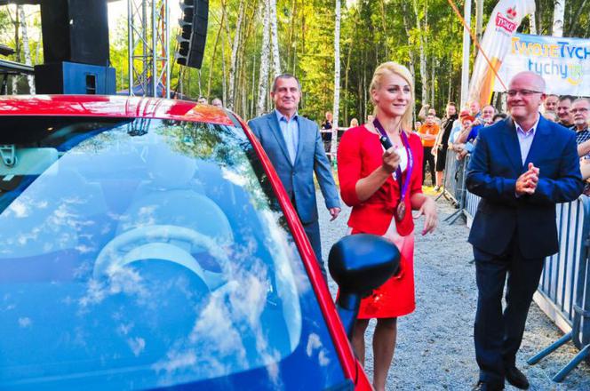 Karolina Naja i jej nowy Fiat 500