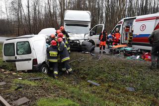 Zderzenie dostawczaka z osobówką na ul. Toruńskiej w Bydgoszczy! [ZDJĘCIA]