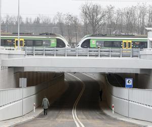 Oblali nowy tunel szampanem! Wyśmienite humory urzędników w Sulejówku 