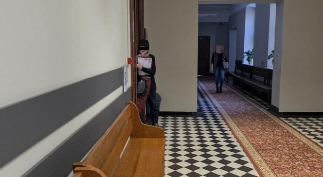 Prawie 50 lat kłótni o 3 metry działki. W ruch poszła siekiera. Kazimiera W. usłyszała wyrok [GALERIA]	