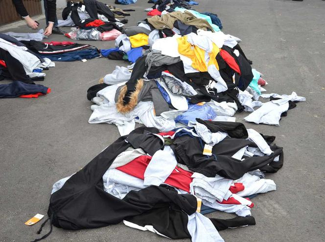 Krotoszyn: Sprzedawał na bazarze podrobioną odzież