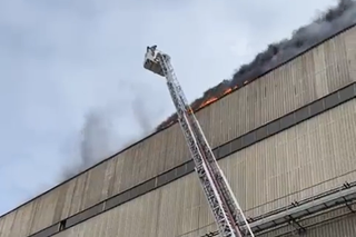 Gdańsk. Pożar na terenie stoczni. Ewakuowano kilkaset osób!