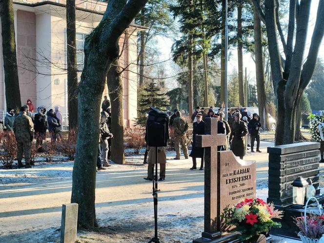 Uroczystości pogrzebowe Iwony Śledzińskiej-Katarasińskiej na Dołach. Wzięło w nich udział wiele osób [ZDĘCIA]