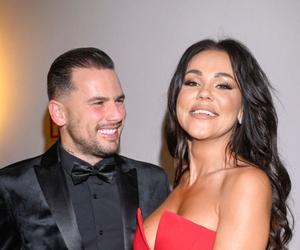 Sylwia Bomba w romantycznej sesji z Collinsem. Tosia uwielbia nowego partnera mamy!