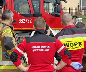 Tragiczny finał poszukiwań pod Włocławkiem. Ciało mężczyzny dryfowało w stawie