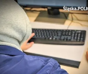 Najpierw pobili, a potem pochwalili się tym w sieci. Policjanci zatrzymali nastolatków 