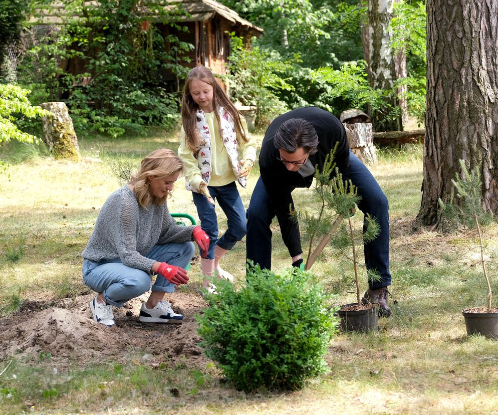 M jak miłość. Julia (Marta Chodorowska), Marek (Aleksandar Milicević), Nadia (Mira Fareniuk)