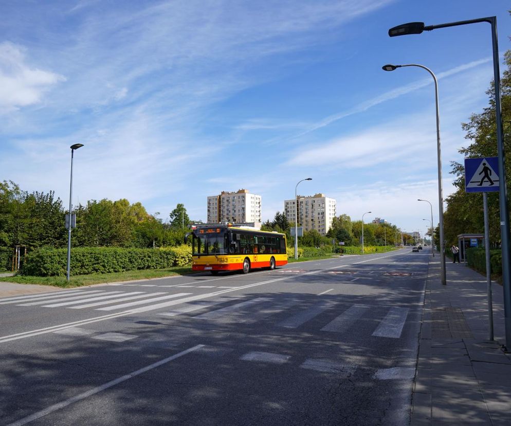 Warszawa. Przejście dla pieszych na ul. Woronicza