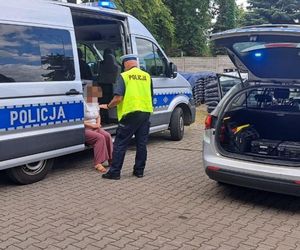 Kierująca mercedesem wjechała z policyjny radiowóz