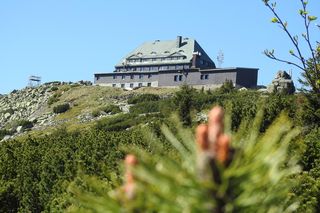 Najlepszy szlak w Karkonoszach dla rodzin z dziećmi. Malowniczy wąwóz, wodospad i słynna hala 