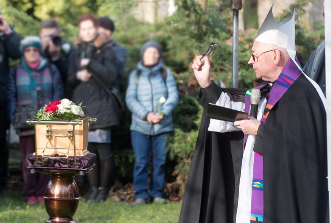 POGRZEB PIOTRA SZCZĘSNEGO