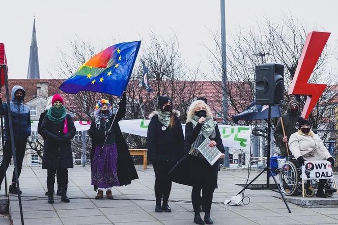 Demonstracja w Szczecinie odbyła się pod hasłem “Dzień Kobiet bez kompromisów”