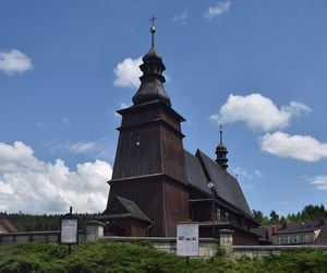 Ta wieś w Małopolsce jest nazywana stolicą folkloru. Jej mieszkańcy kultywują zapomniane obrzędy ludowe [GALERIA]