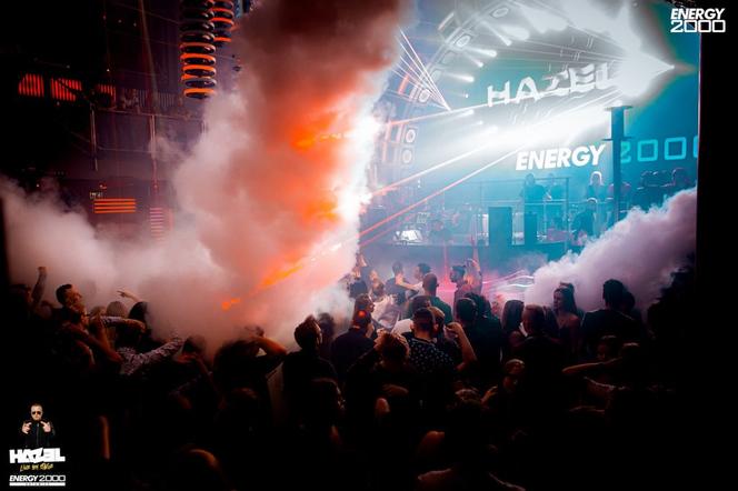 Szalona noc w Energy 2000 w Katowicach. DJ Hazel na scenie