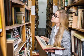 Noc Bibliotek 2024. Co będzie się działo w Olsztynie? Sprawdź program jubileuszowej edycji wydarzenia!