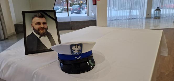 Pogrzeb sierżanta Kamila Zasady. Tragicznie zmarłego policjanta żegnały tłumy