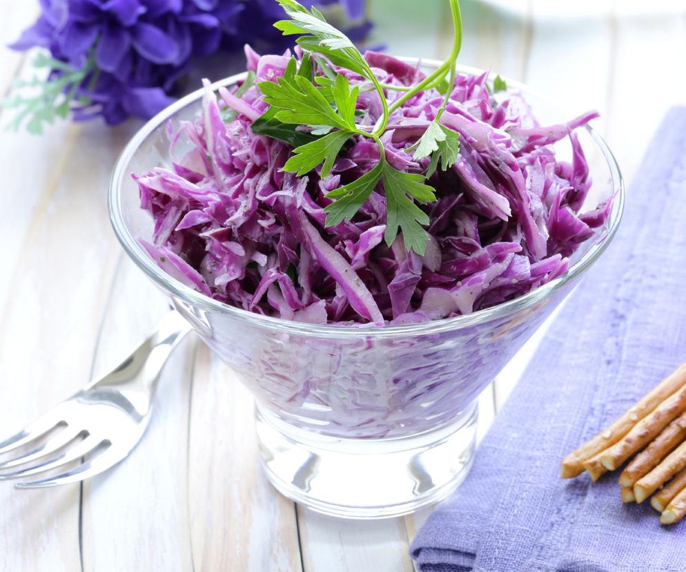 Sałatka z czerwonej kapusty na zimę siostry Anastazji. Cały sekret tkwi w jednym składniku