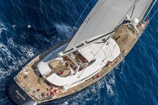 Tragedia na wakacjach. Trąba powietrzna zatopiła piękny jacht! Jej udało się uratować roczną córeczkę