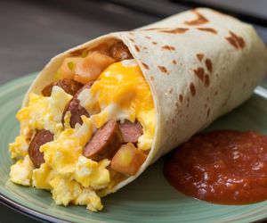 10-minutowy pomysł na śniadanie. Chwytasz w rękę i lecisz dalej