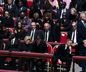 Trump powiedział to do Macrona na pogrzebie! Nie powinieneś tu być