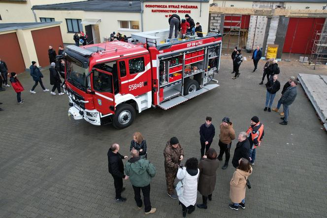 O nowy wóz strażacki wzbogacili się druhowie OSP Piła