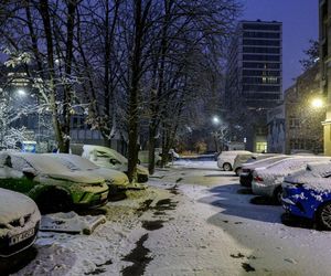 Ostrzeżenie przed opadami śniegu. Zima zawitała do Polski przed świętami! 