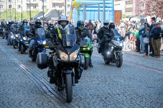 Bytomski Rynek rozbrzmiewał rykiem silników. Motocykliści oficjalnie rozpoczęli sezon. Zobaczcie zdjęcia