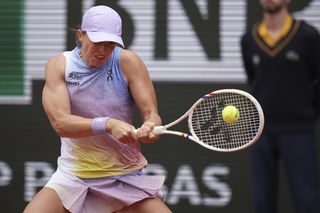 Iga Świątek - Emma Raducanu O której godzinie mecz w Roland Garros? Jest PLAN GIER!