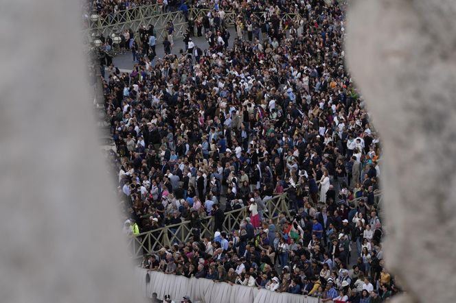 Z OSTATNIEJ CHWILI: Rozpoczęło się konklawe 2025 – kardynałowie złożyli przysięgę w Kaplicy Sykstyńskiej