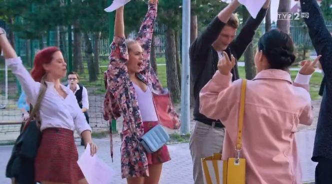 Barwy szczęścia, odcinek 1965. Oliwka (Wiktoria Gąsiewska)