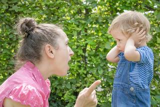 Dziecko nie reaguje dopóki nie zaczniemy krzyczeć? Ekspertka: Szanuj swoje słowa