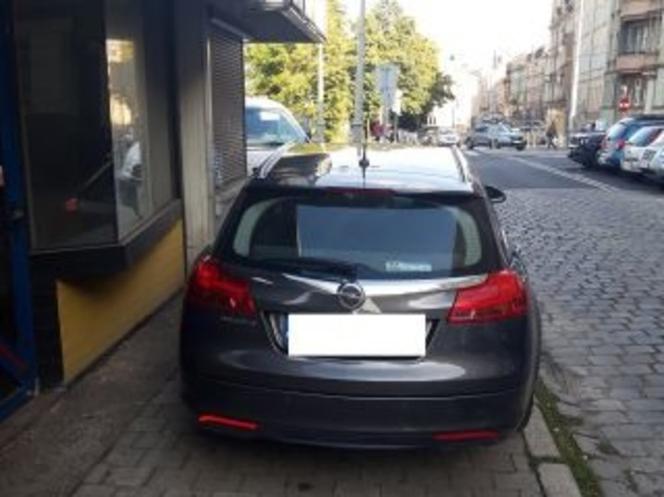 Mistrzowie parkowania w Katowicach. Zobacz unikatowe zdjęcia Straży Miejskiej