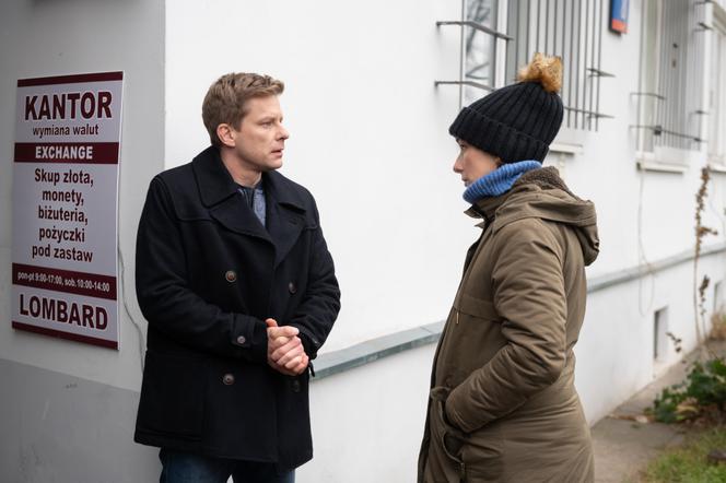 Na Wspólnej, odc. 3050. Robert (Dariusz Wnuk), Iga (Lidia Sadowa)