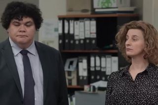 Nadchodzi „The Office” z kobietą! Fani formatu zmiażdżyli zwiastun nowej wersji serialu