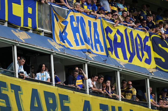 Krzysztof Stanowski i Dua Lipa na meczu Coca - River