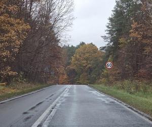 Wypadek w pobliżu Konotopu - wojskowa ciężarówka w rowie 