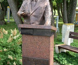 Pomnik Przemysława Gosiewskiego w Dąbkach