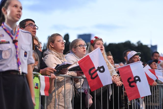 Burza w sieci po koncercie dla powstańców. Widzowie podzieleni: "Bez niego to nie to"