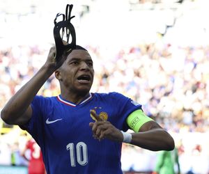 Mbappe obrzucił Lewandowskiego ohydnym wulgaryzmem. Tak zachowali się obaj tuż po meczu. Jednoznaczne słowa o Francuzie