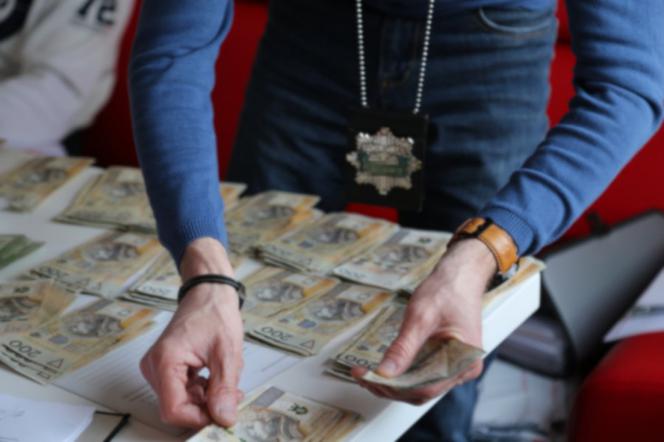 Akcja CBŚP: Rozbito gang ułatwiający pobyt nielegalnym imigrantom