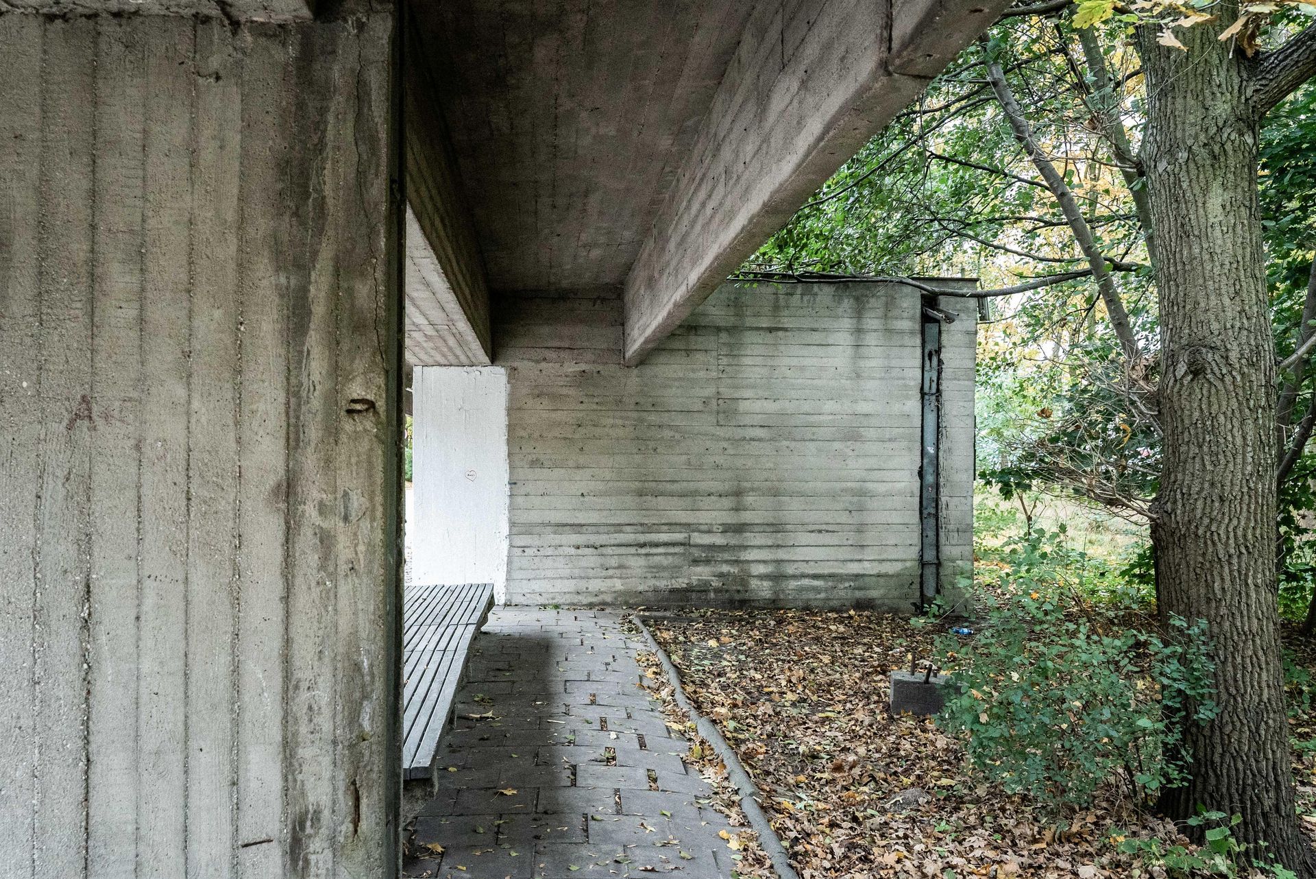 Brutalistyczna wiata: Westerplatte w Gdańsku