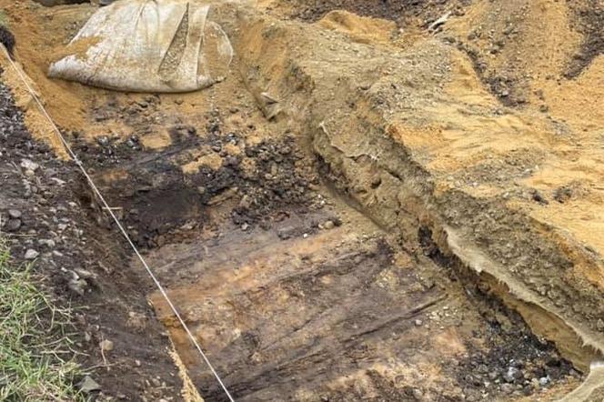 W połowie marca podczas budowy torowiska na Szczepinie odnalezione zostały ludzkie kości i trumny