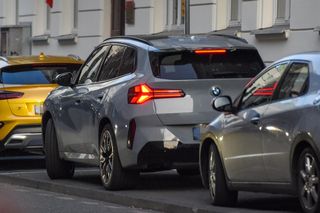 Monika Brodka winko papierosek i taksówka